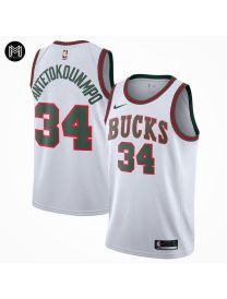 Giannis Antetokounmpo Milwaukee Bucks - Classic